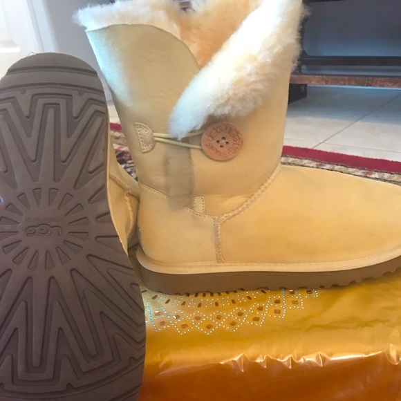 UGG Other - SALE  ——-BEAUTIFUL UGGS!!!  WORN ONCE !!! PALE YELLOW. PRICE FIRM